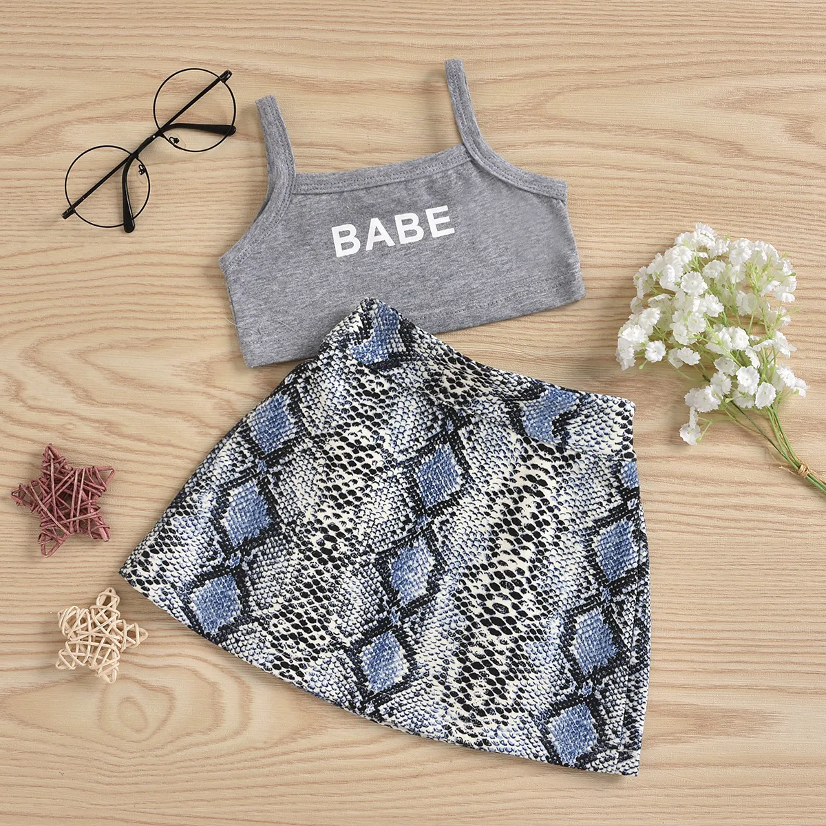 Baby Girls Letter Pattern Camisole And Snakeskin Skirt Set