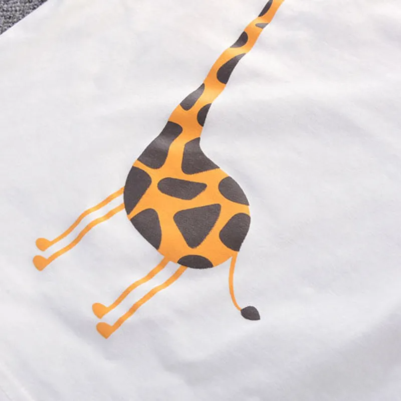 Kids Fashion Giraffe Pattern T-Shirt And Shorts Set