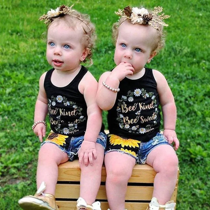 2 Pcs Girl Fresh Floral Letter Print Vests And Shorts Set