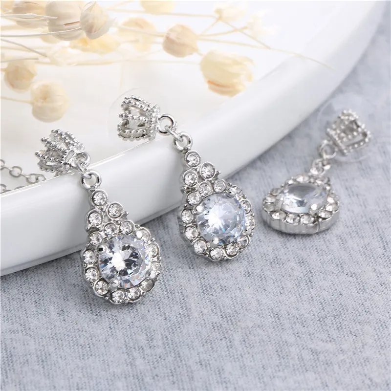 2PCS Fashion Crown Decor Necklace And Earrings Set